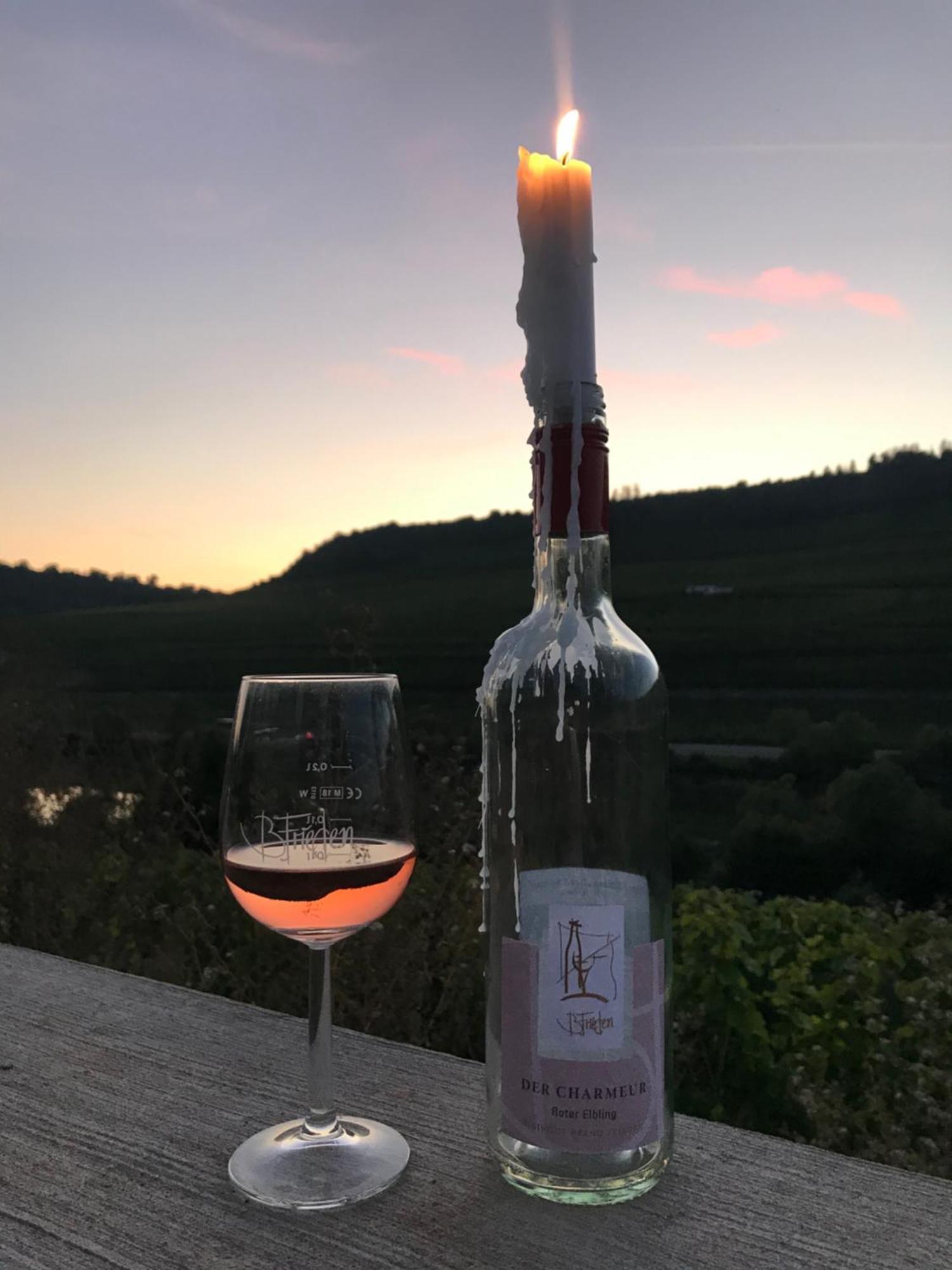 Gaestehaus Und Weingut Bernd Frieden Nittel Bagian luar foto