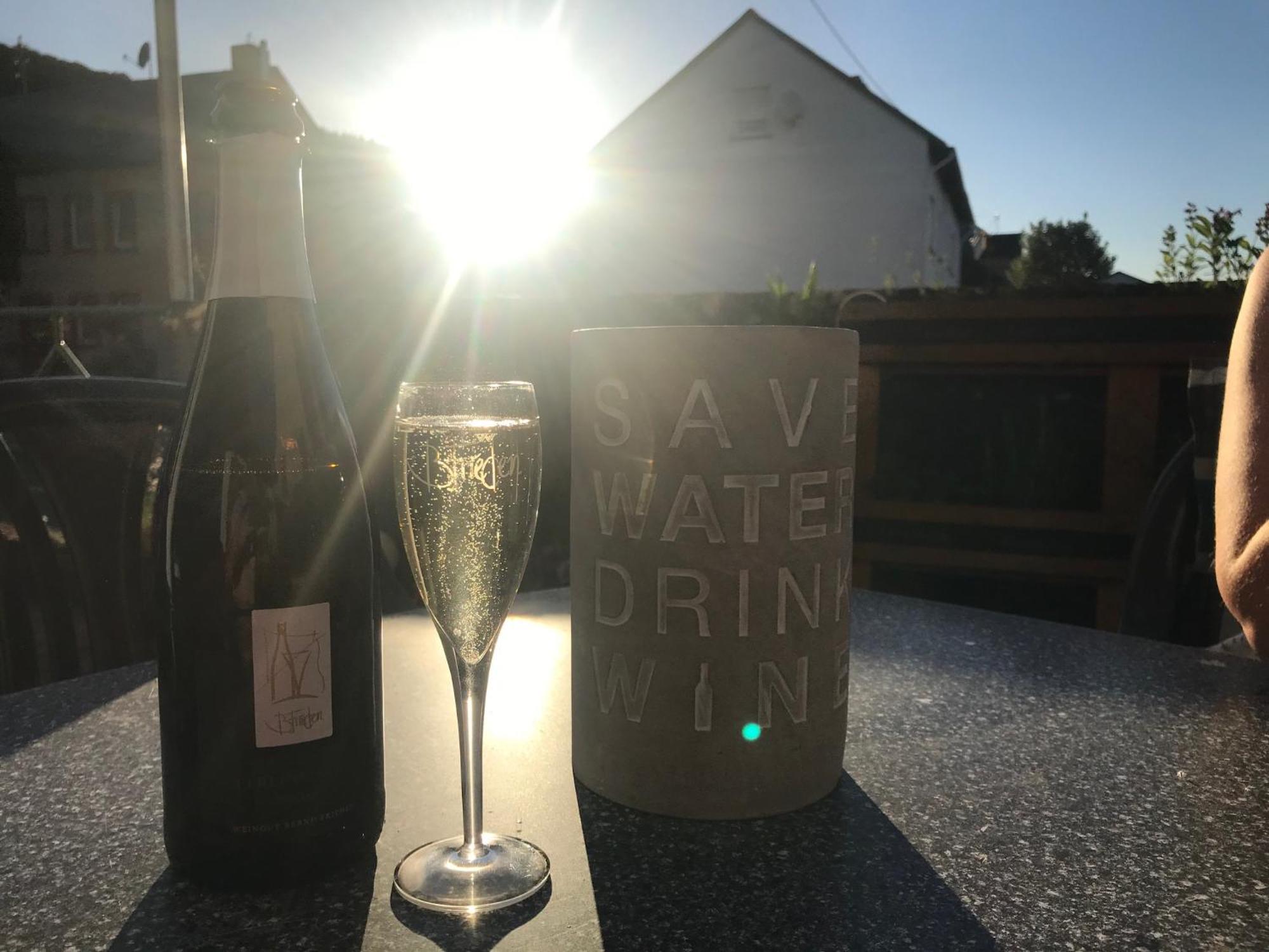 Gaestehaus Und Weingut Bernd Frieden Nittel Bagian luar foto