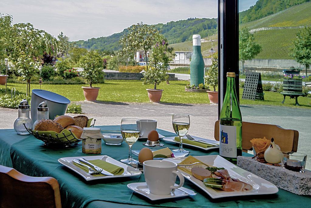Gaestehaus Und Weingut Bernd Frieden Nittel Bagian luar foto