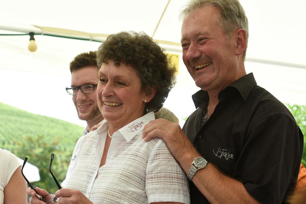 Gaestehaus Und Weingut Bernd Frieden Nittel Bagian luar foto