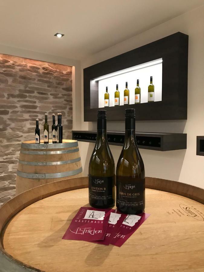 Gaestehaus Und Weingut Bernd Frieden Nittel Bagian luar foto