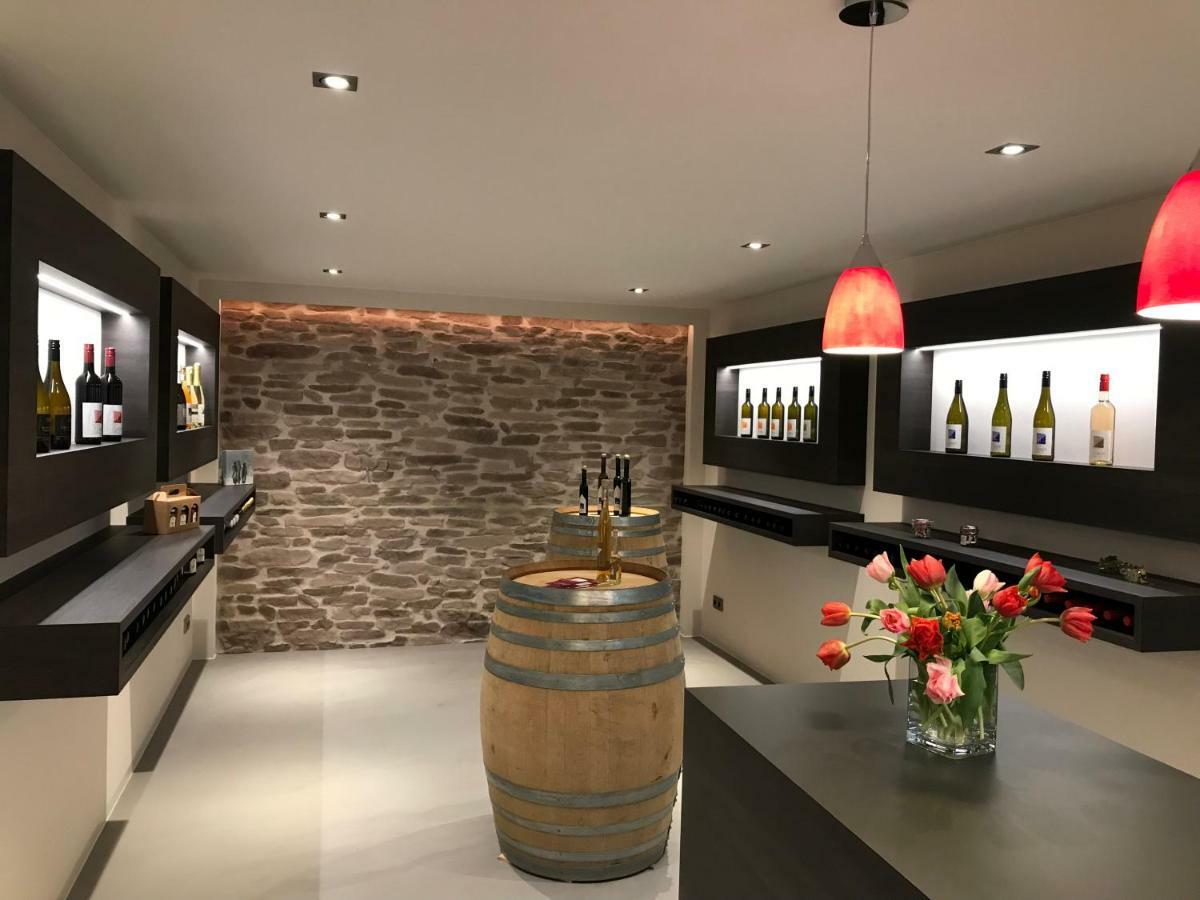 Gaestehaus Und Weingut Bernd Frieden Nittel Bagian luar foto